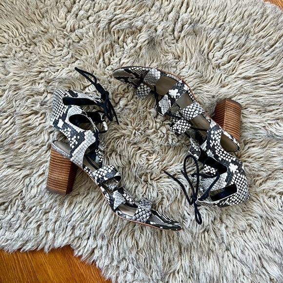 Marc Fisher snake print block heels lace up sigh heels - Picture 8 of 8